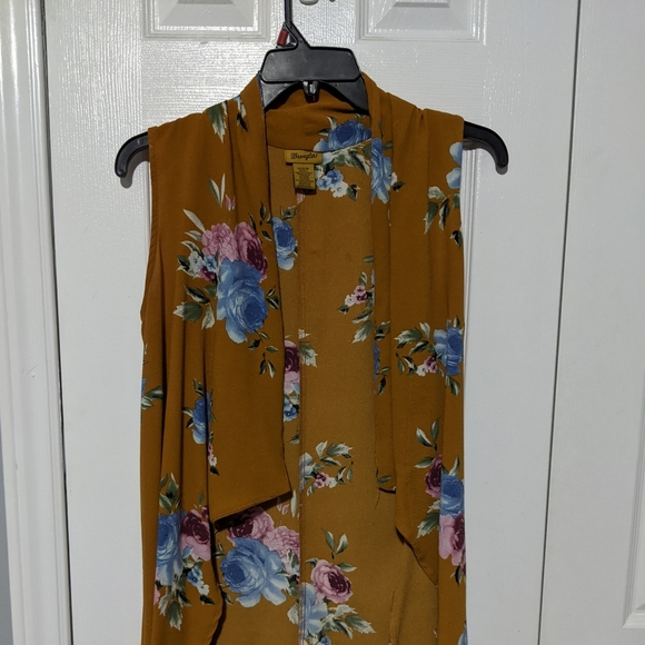 🌟2/$30 Wrangler ladies vest - Picture 1 of 2